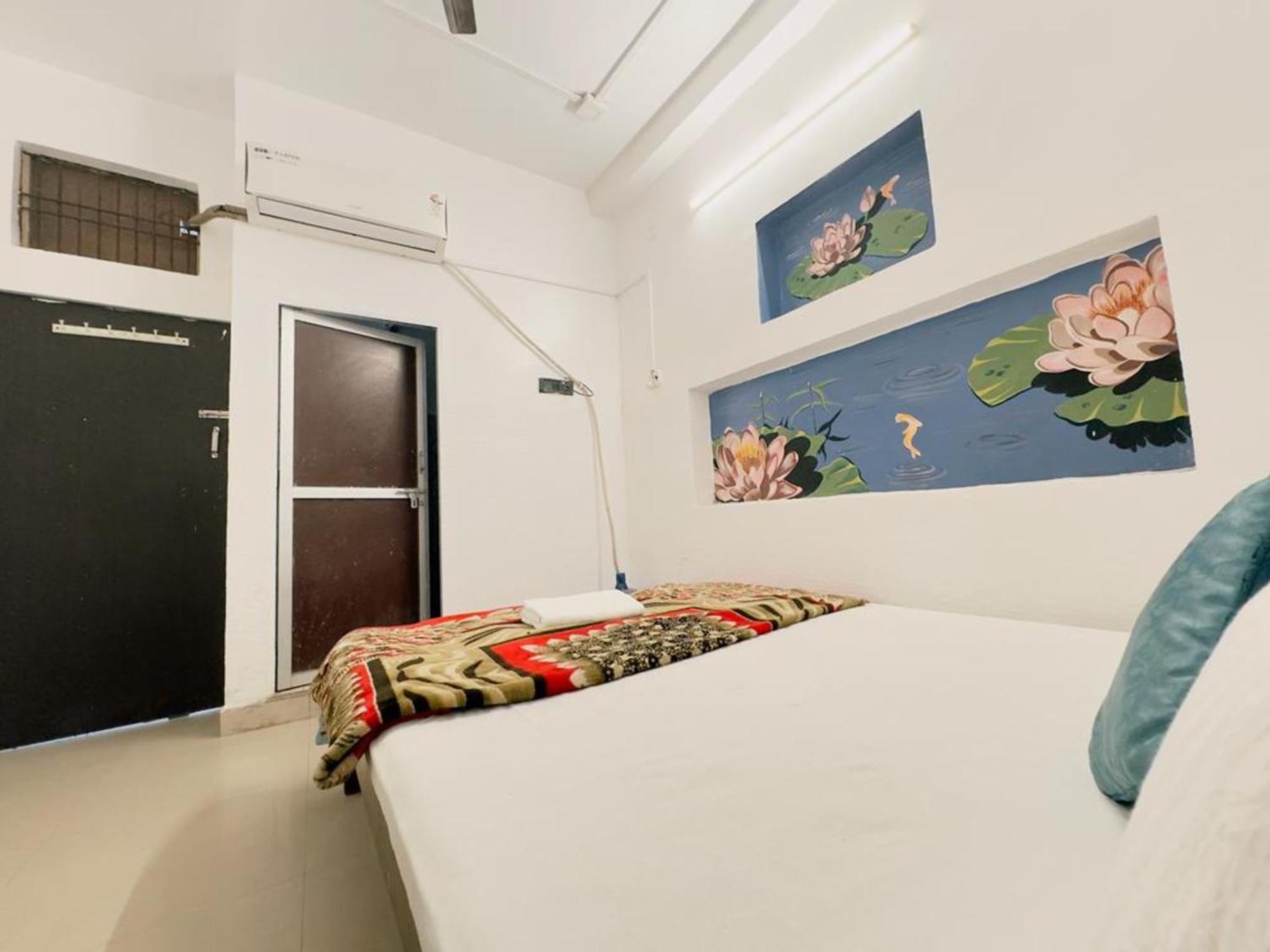 Madsquad Varanasi - Dorms & Rooms Exterior photo